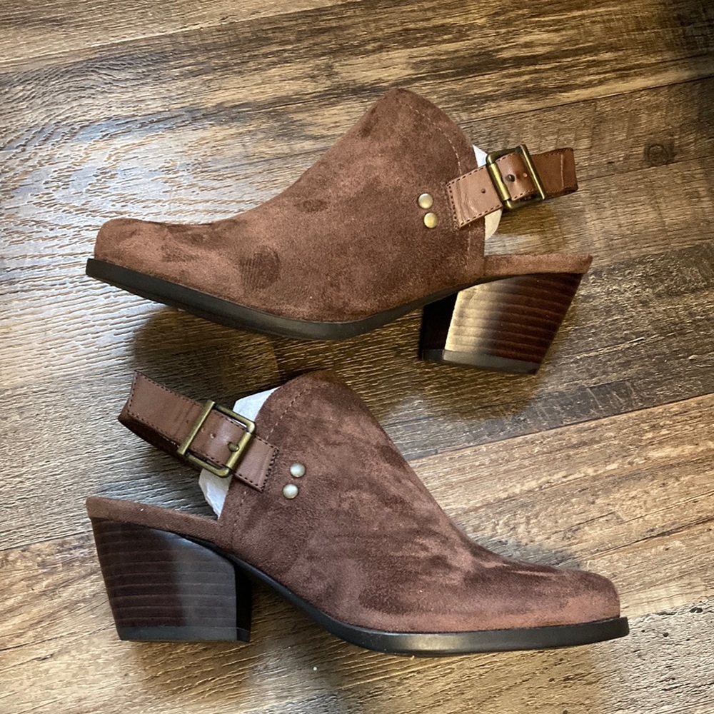 Dress shoes